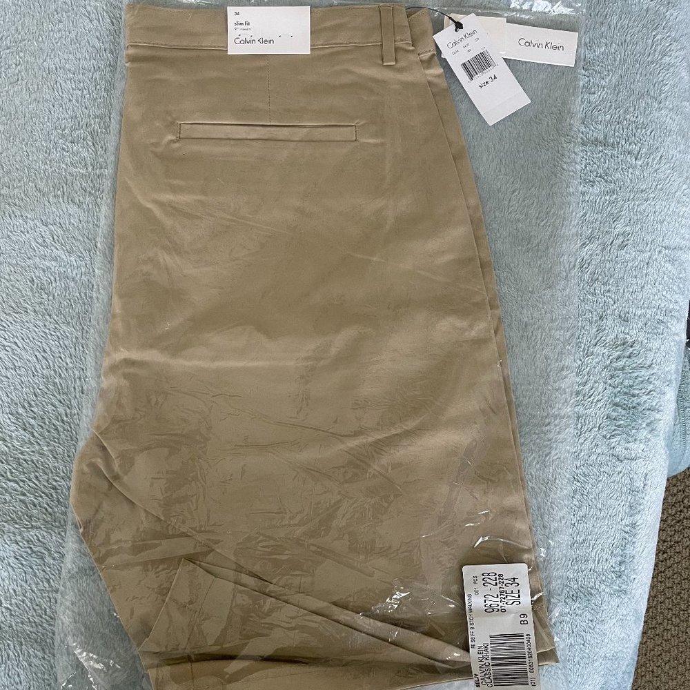 NEW Calvin Klein Classic Khaki Slim Fit shorts Size 34
